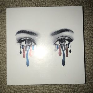 Kylie cosmetics Blue honey palette